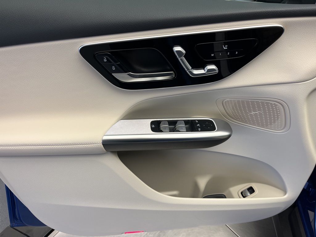 Thumbnail: 2026 Mercedes-Benz GLC - 11