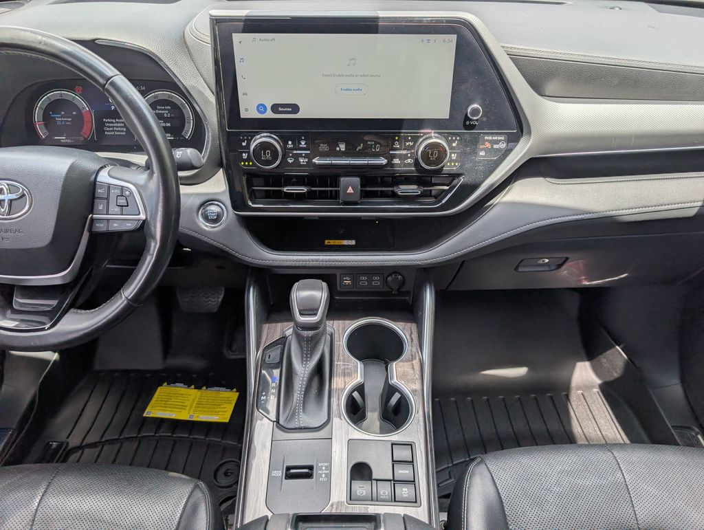 Used 2023 Toyota Highlander SUV