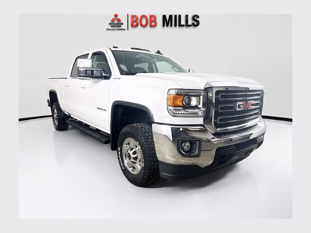 Summit White 2016 GMC Sierra 2500HD Pickup Truck Four-Wheel Drive 6-Speed Automatic Overdrive