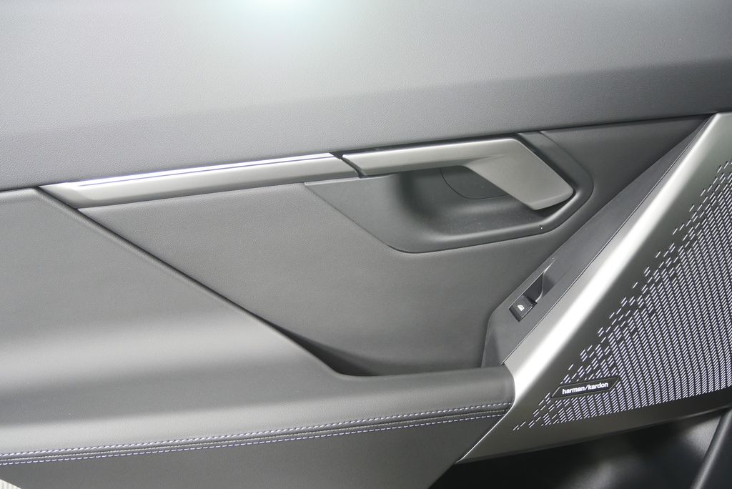 Thumbnail: 2025 BMW 5 Series - 14