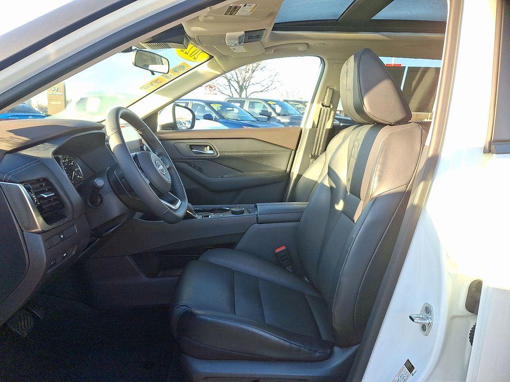 Thumbnail: 2022 Nissan Rogue - 14