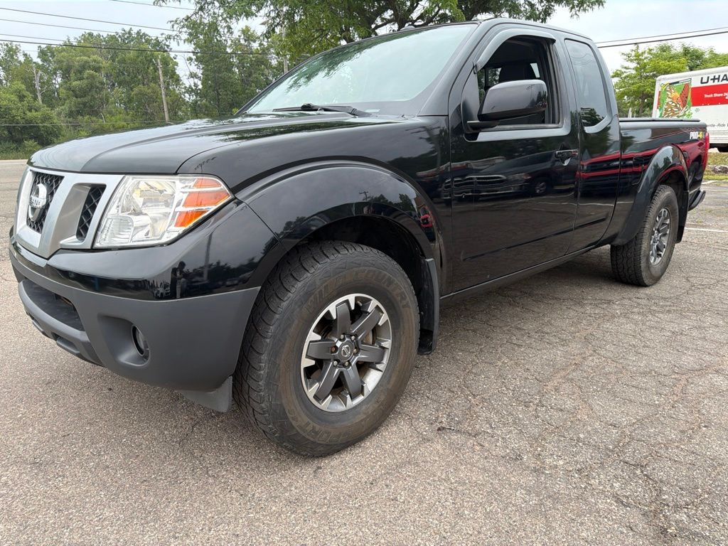 Gray (Magnetic Black) 2016 Nissan Frontier Pickup Truck Four-Wheel Drive 5-Speed Automatic Overdrive