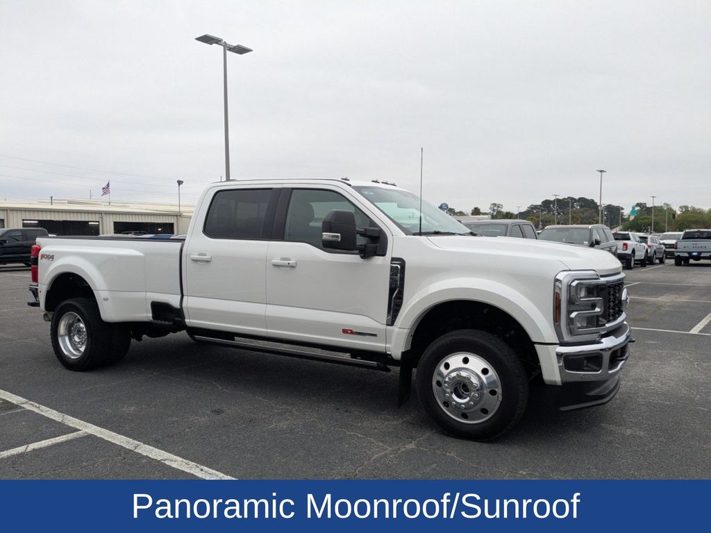2025 Ford F-450 Super Duty LARIAT
