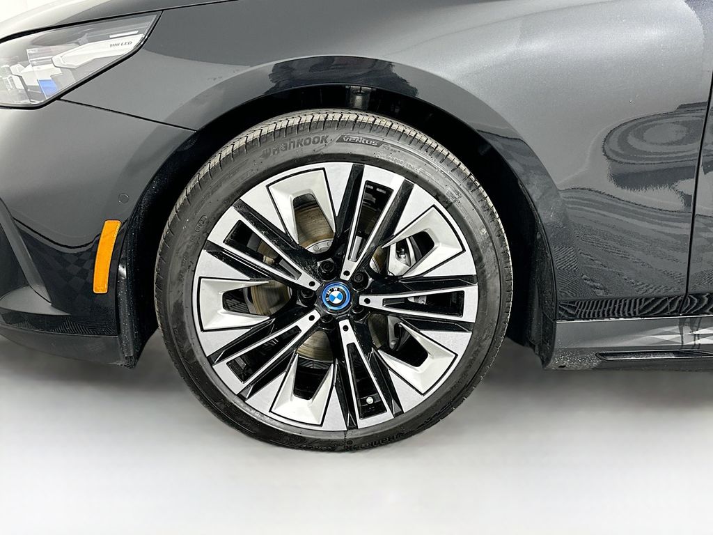 Thumbnail: 2024 BMW i5 - 23