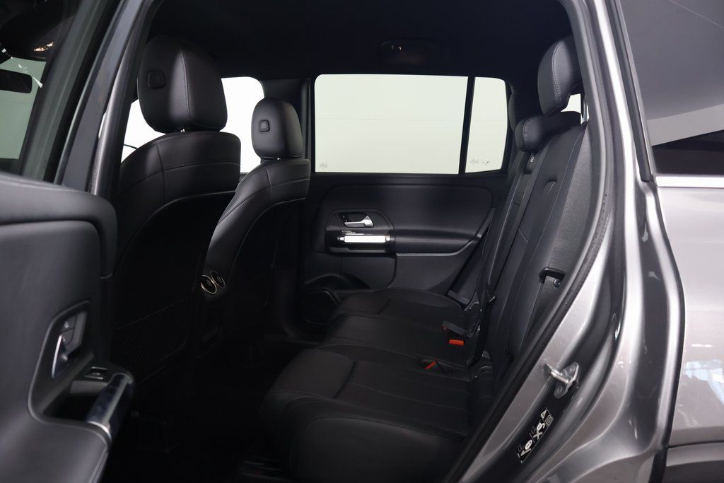 2021 Mercedes-Benz GLB 250 11