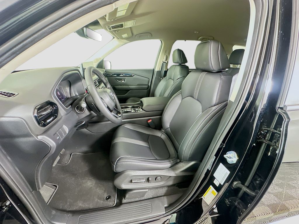 Thumbnail: 2026 Honda Pilot - 16