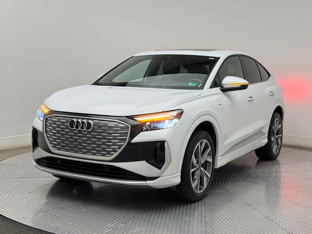 Thumbnail: 2023 Audi Q4 e-tron - 7