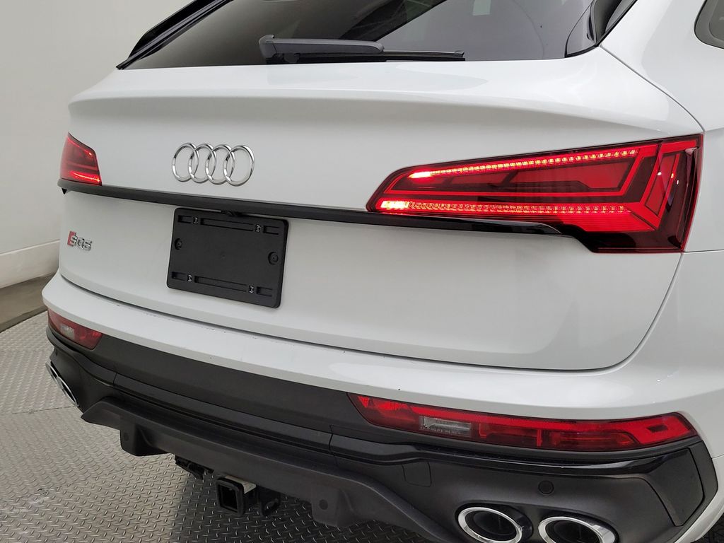 Thumbnail: 2023 Audi SQ5 - 7