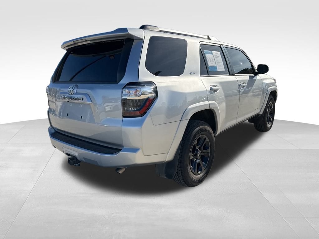 2022 Toyota 4Runner SR5 9