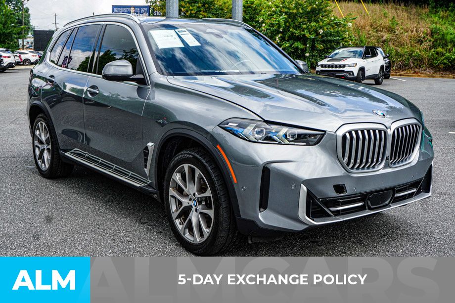 Used 2024 Gray BMW sDrive40i image 4