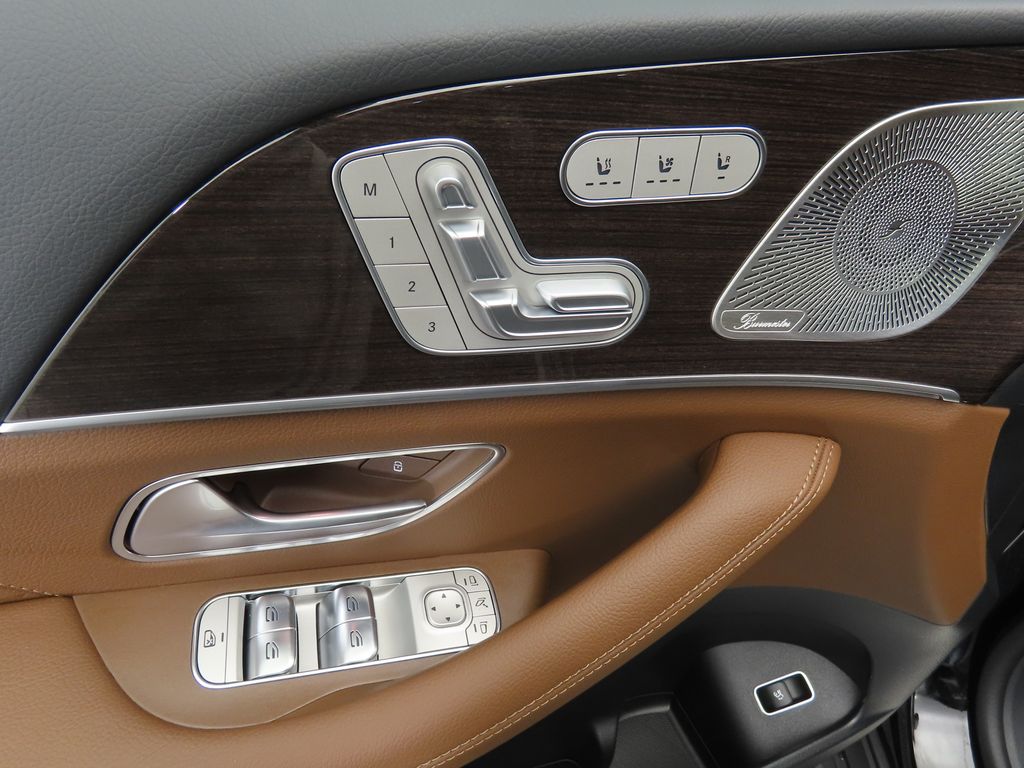 Thumbnail: 2026 Mercedes-Benz GLS - 24