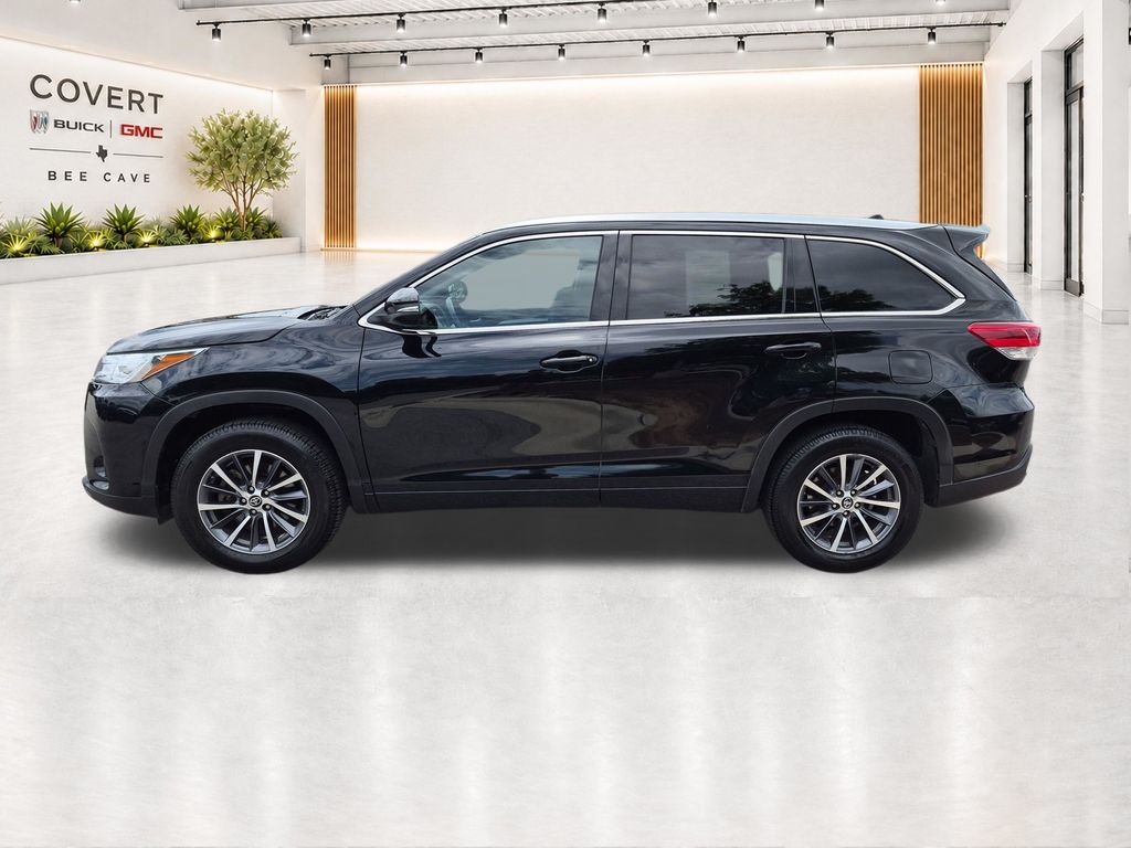 Used Car 2017 Toyota Highlander  Xle For Sale Under $20,000 In Austin, Texas