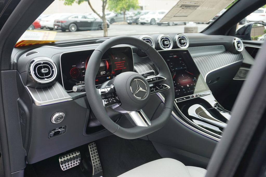 2025 Mercedes-Benz GLC 300 23