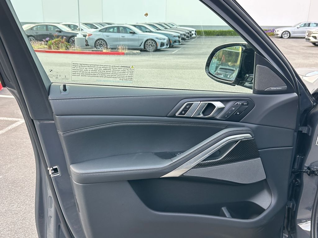Thumbnail: 2027 BMW X6 - 11