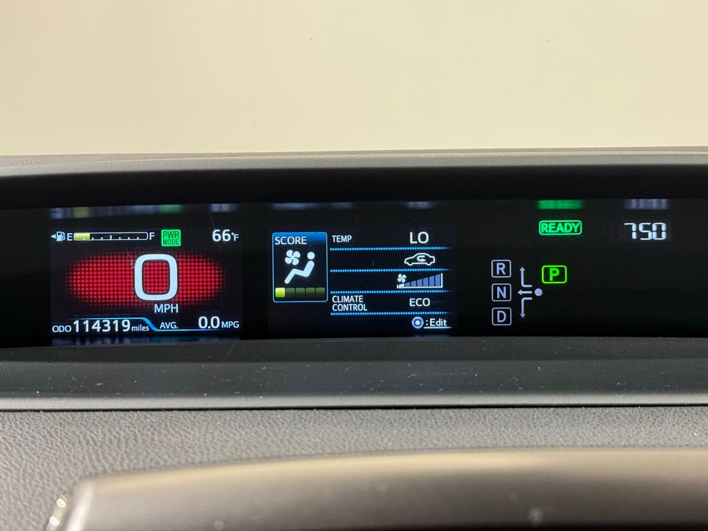 Thumbnail: 2021 Toyota Prius - 23