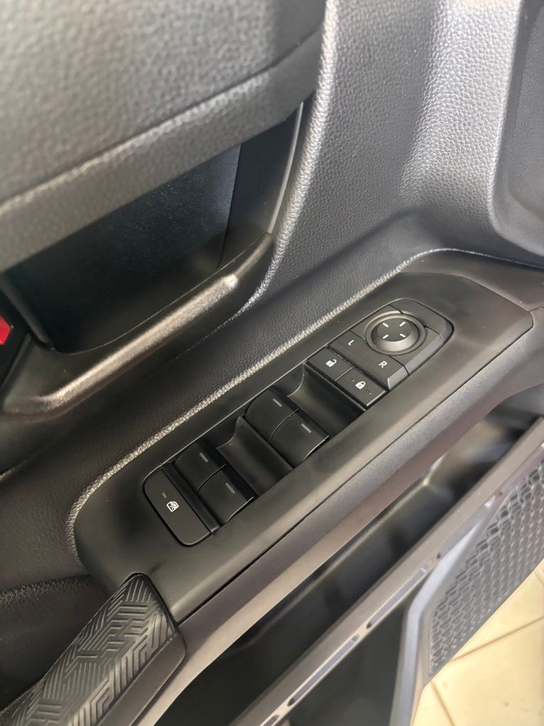2026 Toyota Tacoma SR5 - Photo 9
