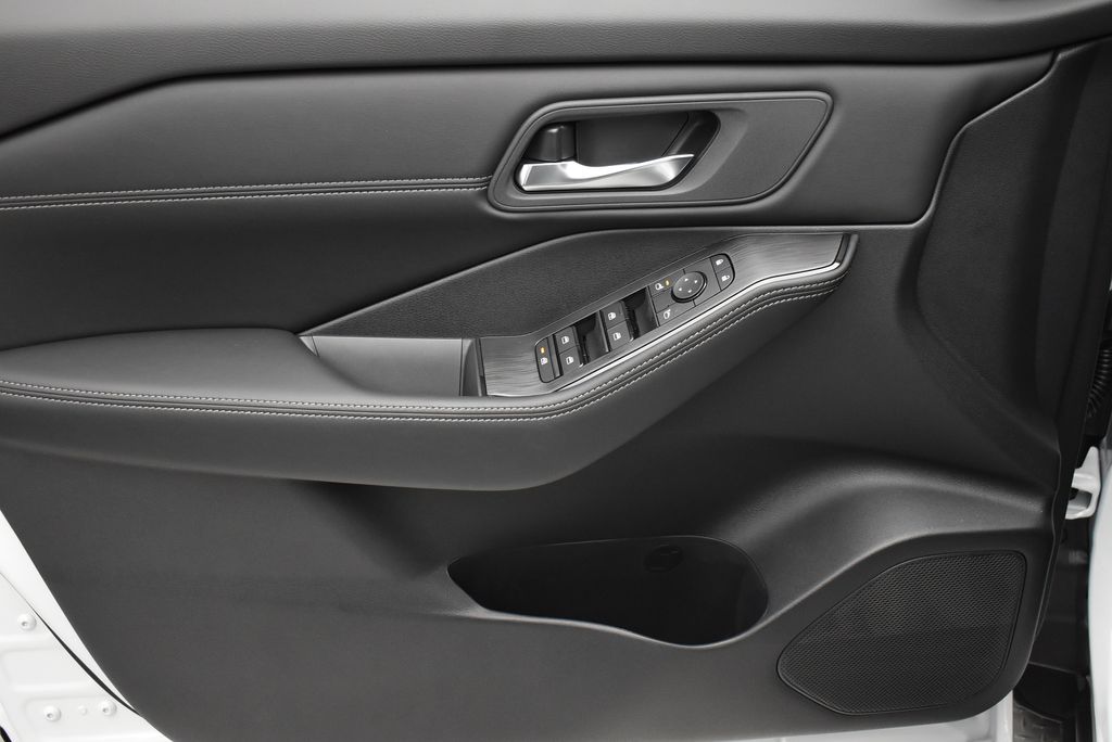 Thumbnail: 2026 Nissan Rogue - 9