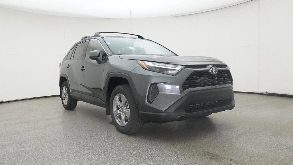 2025 Toyota RAV4 XLE 15
