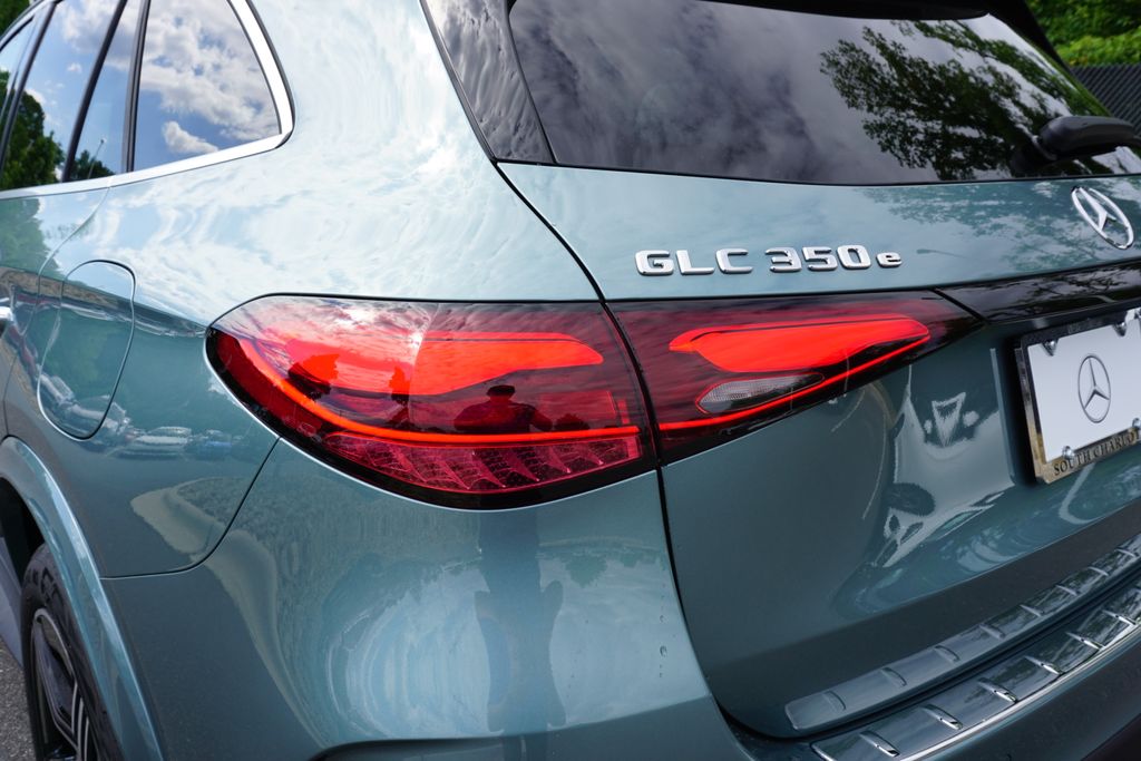 2025 Mercedes-Benz GLC 350 11