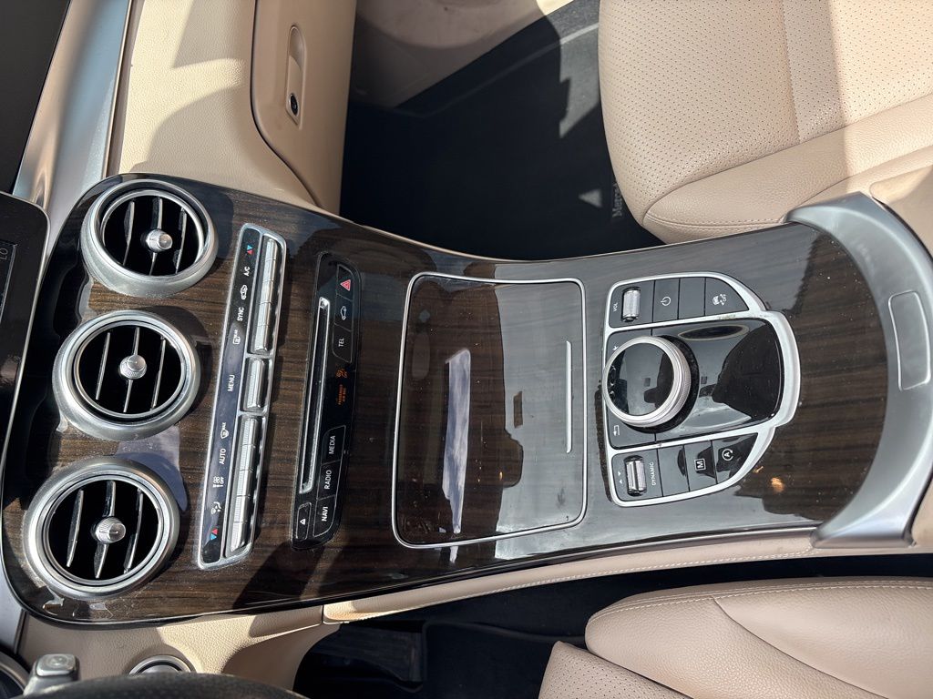 Thumbnail: 2019 Mercedes-Benz GLC - 17