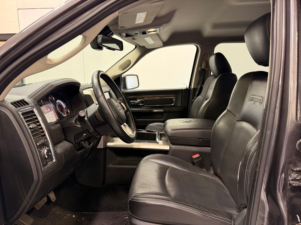 2015 RAM 1500 Laramie 10