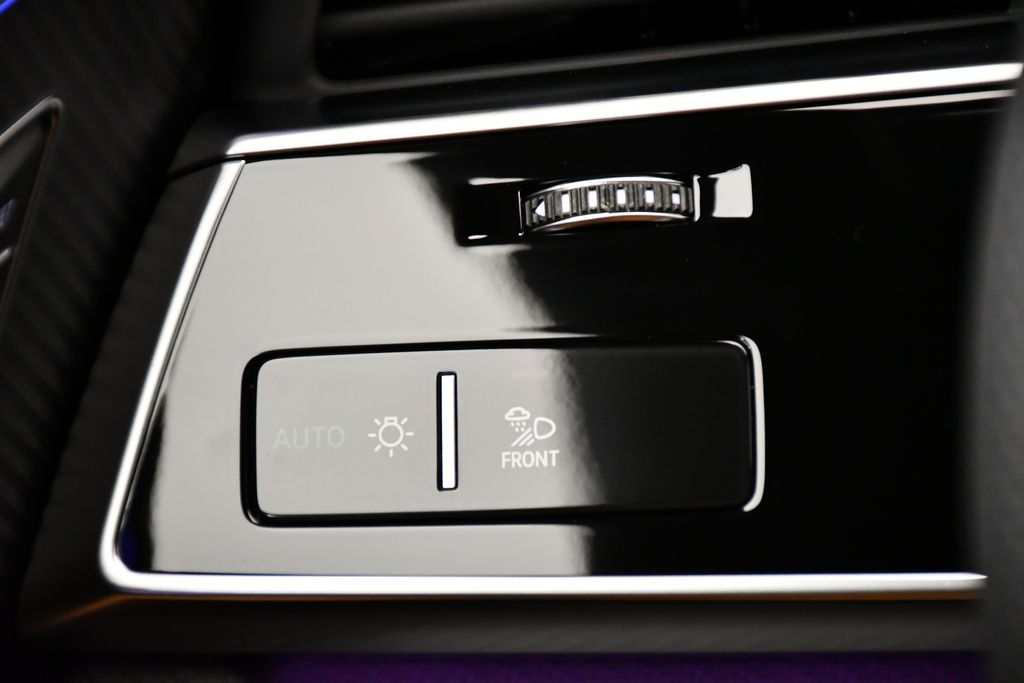 Thumbnail: 2025 Audi RS Q8 - 20