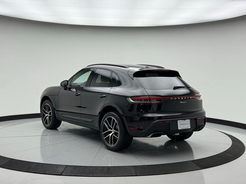 Thumbnail: 2025 Porsche Macan - 3