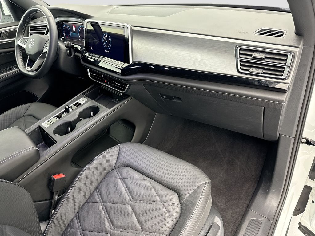 Used 2024 White Volkswagen 2.0T SE image 15