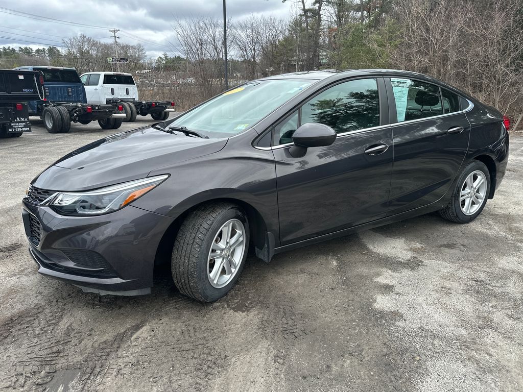 2017 Chevrolet Cruze LT Sedan FWD