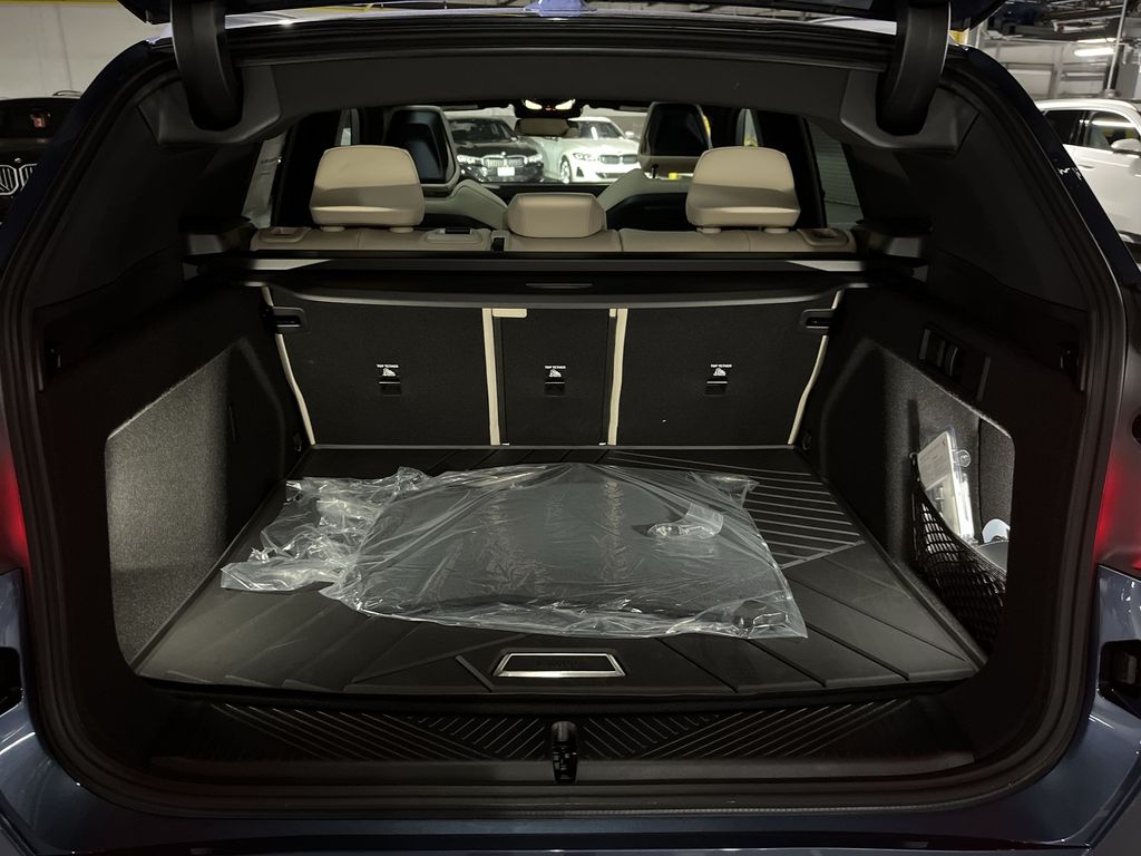 Thumbnail: 2025 BMW X3 - 24