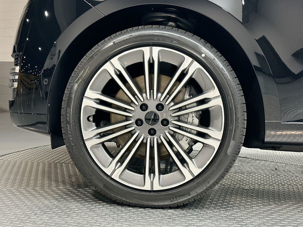 Thumbnail: 2026 Land Rover Range Rover - 5