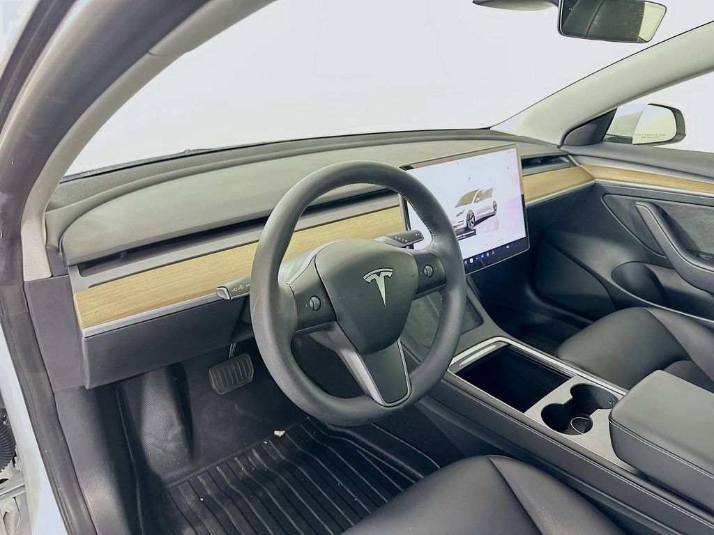 Thumbnail: 2023 Tesla Model 3 - 9
