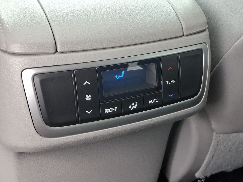 2017 Toyota Highlander XLE 11