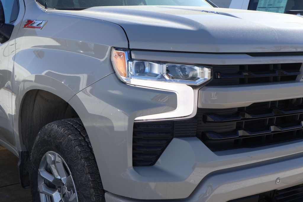 Thumbnail: 2026 Chevrolet Silverado 1500 - 3