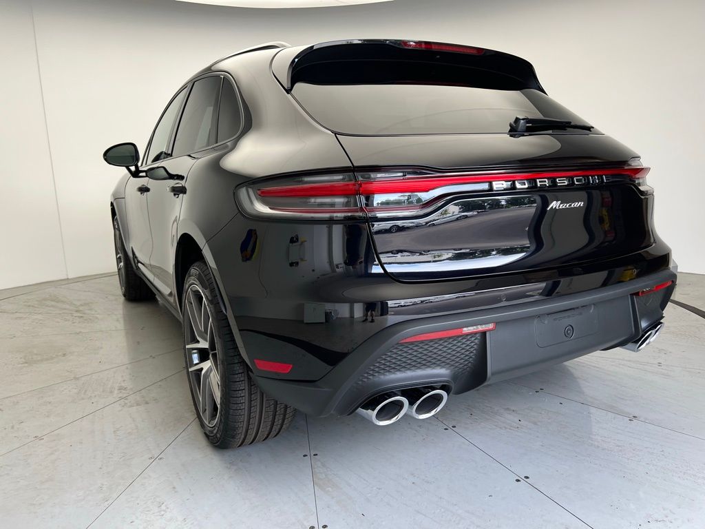 Thumbnail: 2025 Porsche Macan - 3