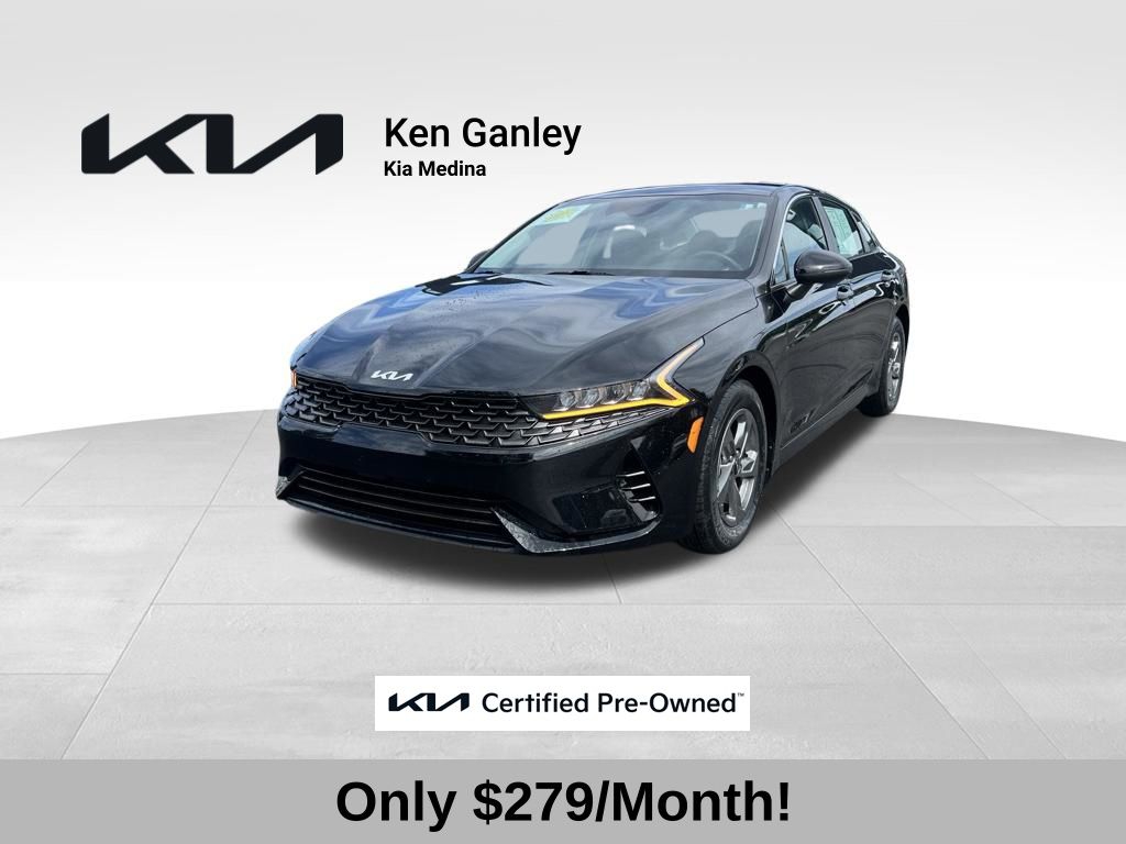 Ebony Black 2022 Kia K5 Sedan Front-Wheel Drive 8-Speed Automatic