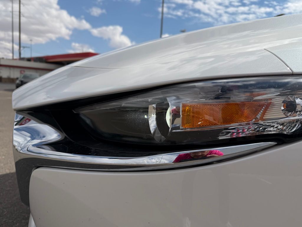 2021 Mazda Mazda3 Select photo 2
