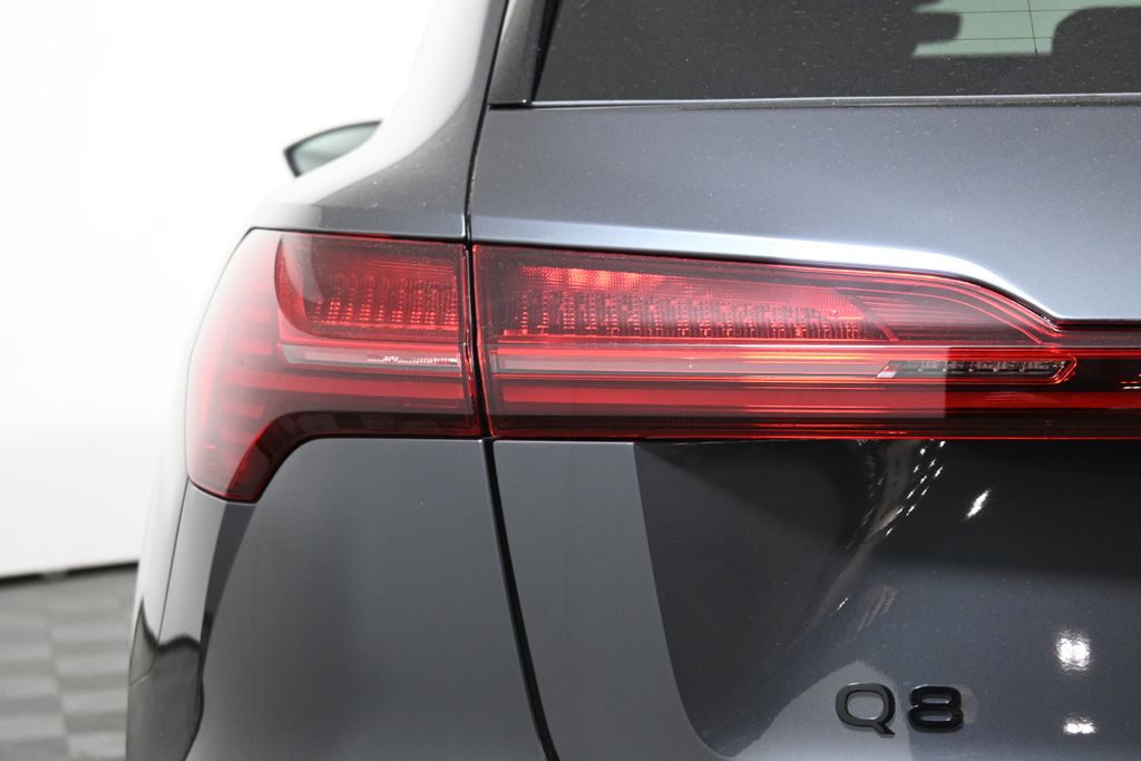 2024 Audi Q8 e-tron  12