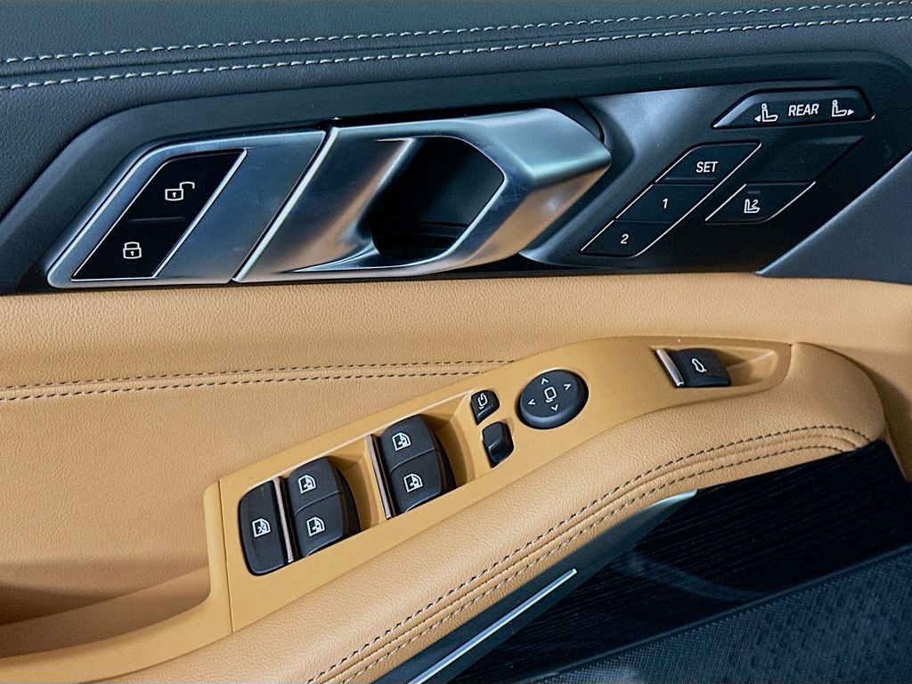 Thumbnail: 2026 BMW X7 - 20