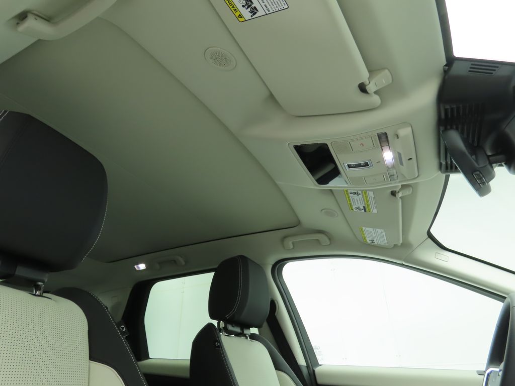 Thumbnail: 2025 Land Rover Discovery Sport - 18