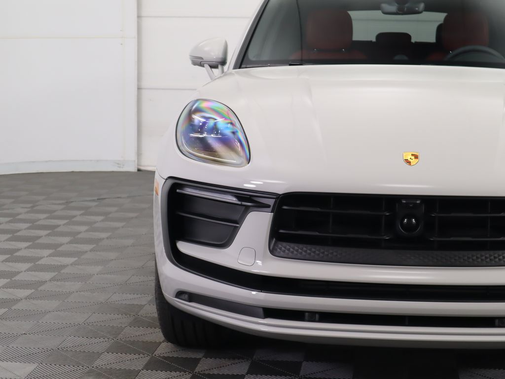 Thumbnail: 2025 Porsche Macan - 12