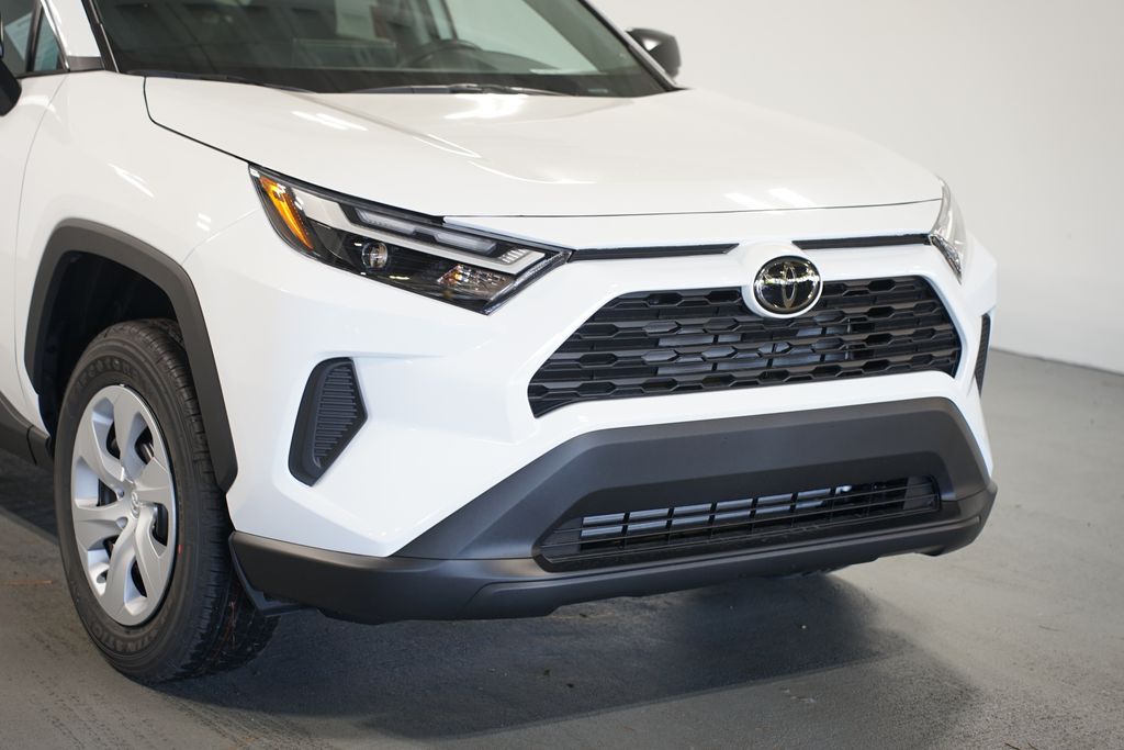 Thumbnail: 2025 Toyota RAV4 - 4
