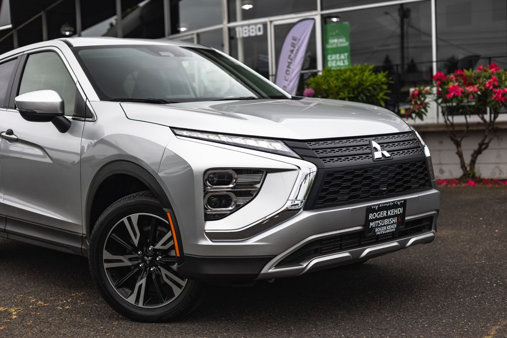 2025 Mitsubishi Eclipse Cross SE thumbnail 3
