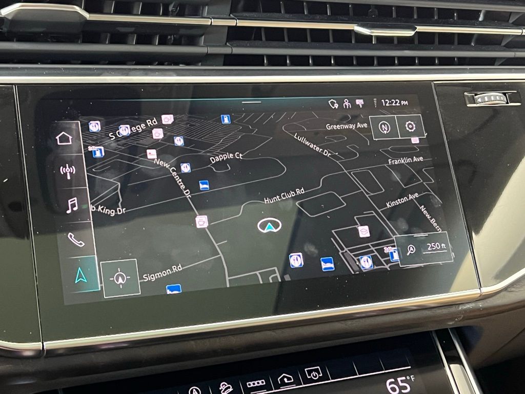 Thumbnail: 2021 Audi Q8 - 13