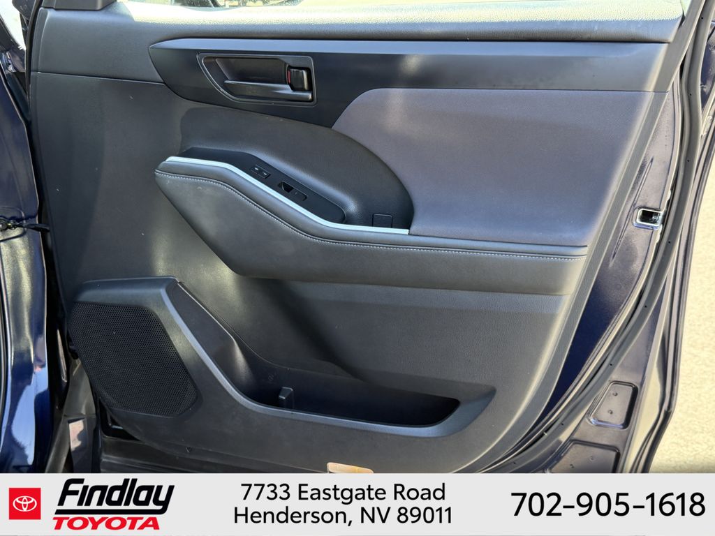 Used 2021 Toyota Highlander SUV