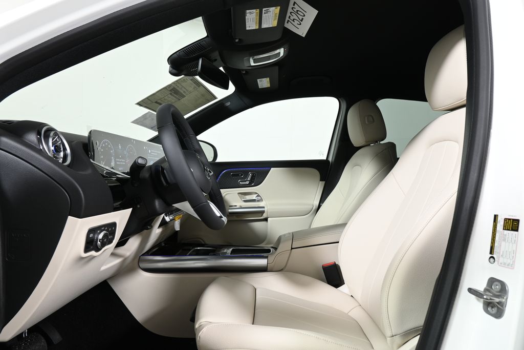 Thumbnail: 2025 Mercedes-Benz GLA - 3