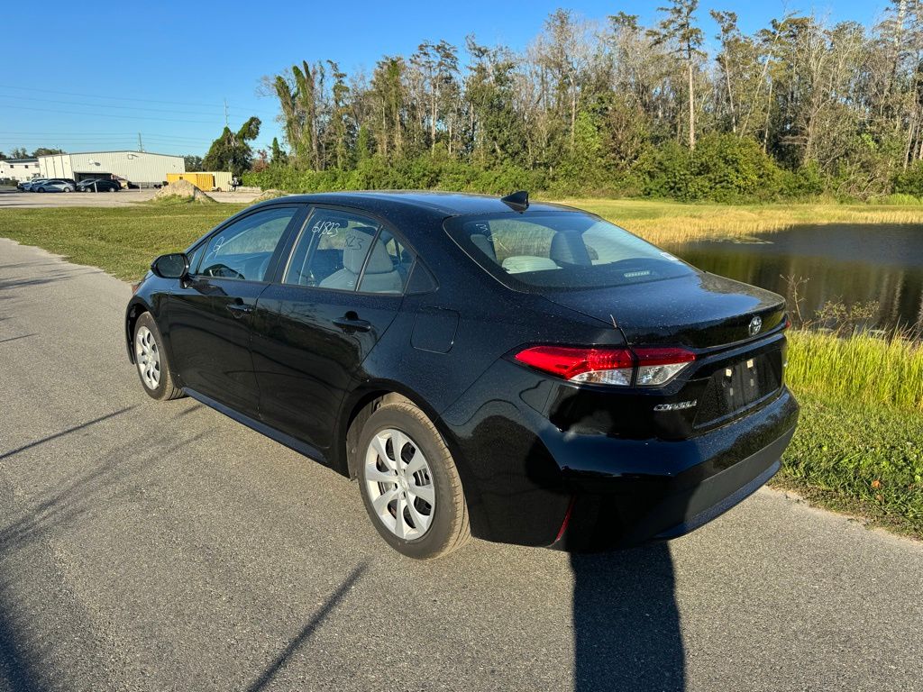 2022 Toyota Corolla LE 3