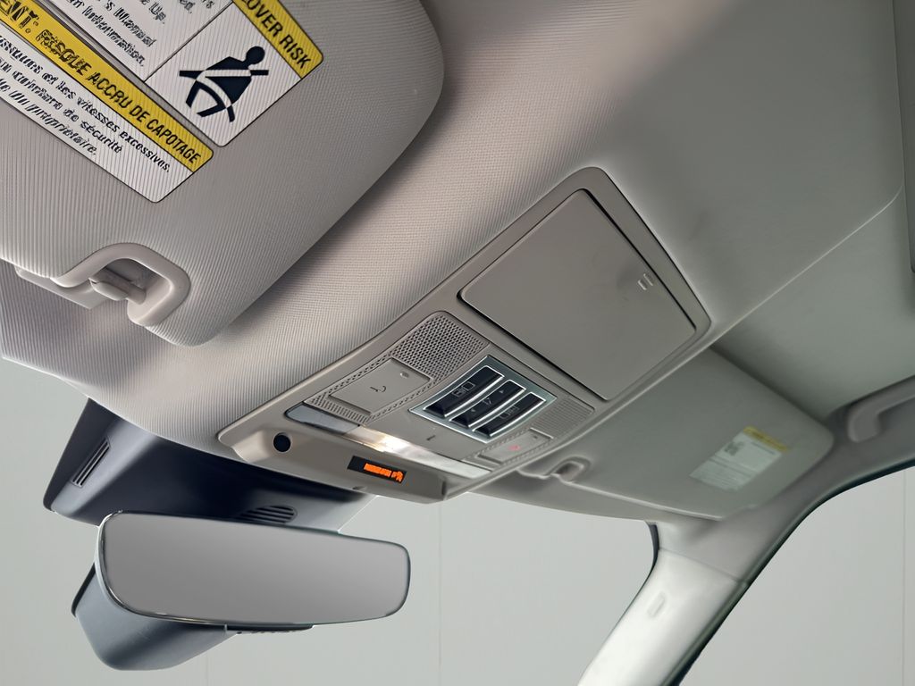 Used Car 2020 Land Rover Discovery  Hse Luxury For Sale Under $30,000 In Austin, Texas