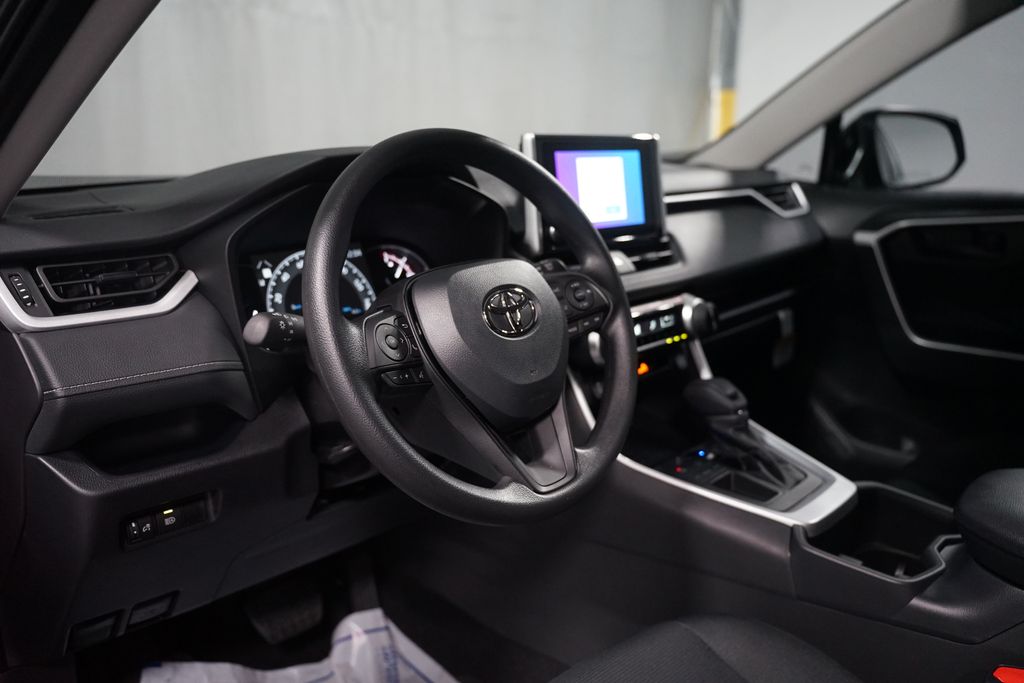 Thumbnail: 2025 Toyota RAV4 - 15