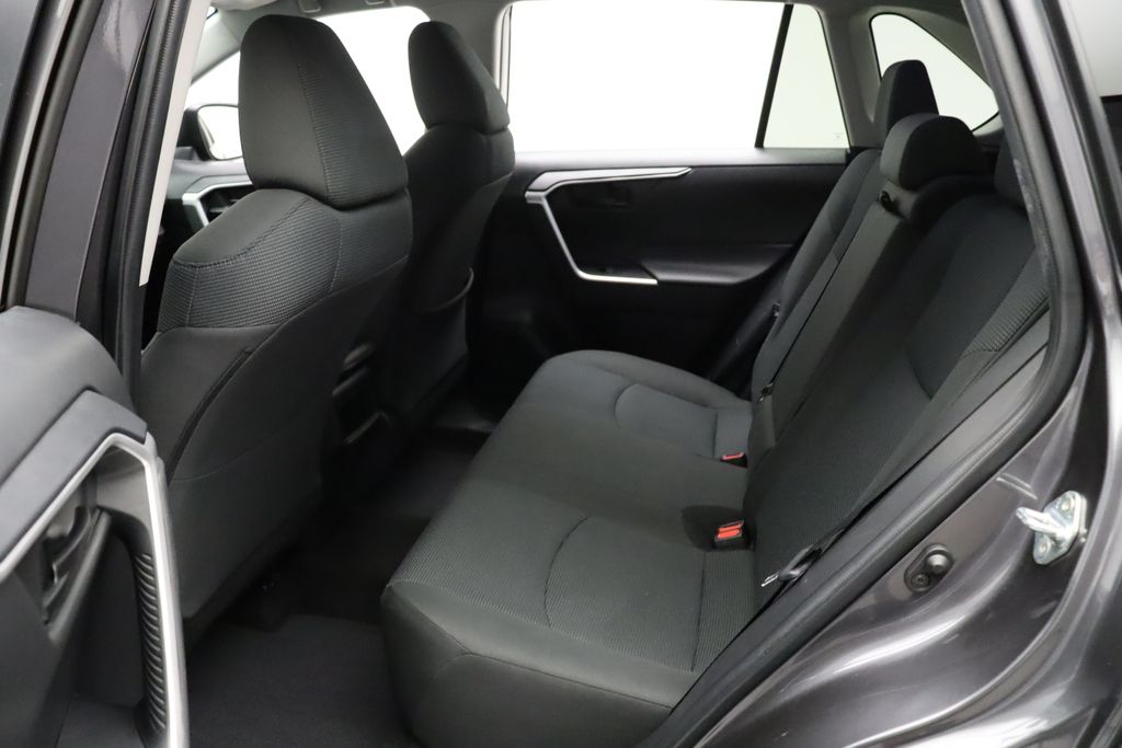 2021 Toyota RAV4 LE 19